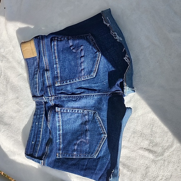 American Easgle Shorts - Picture 2 of 3